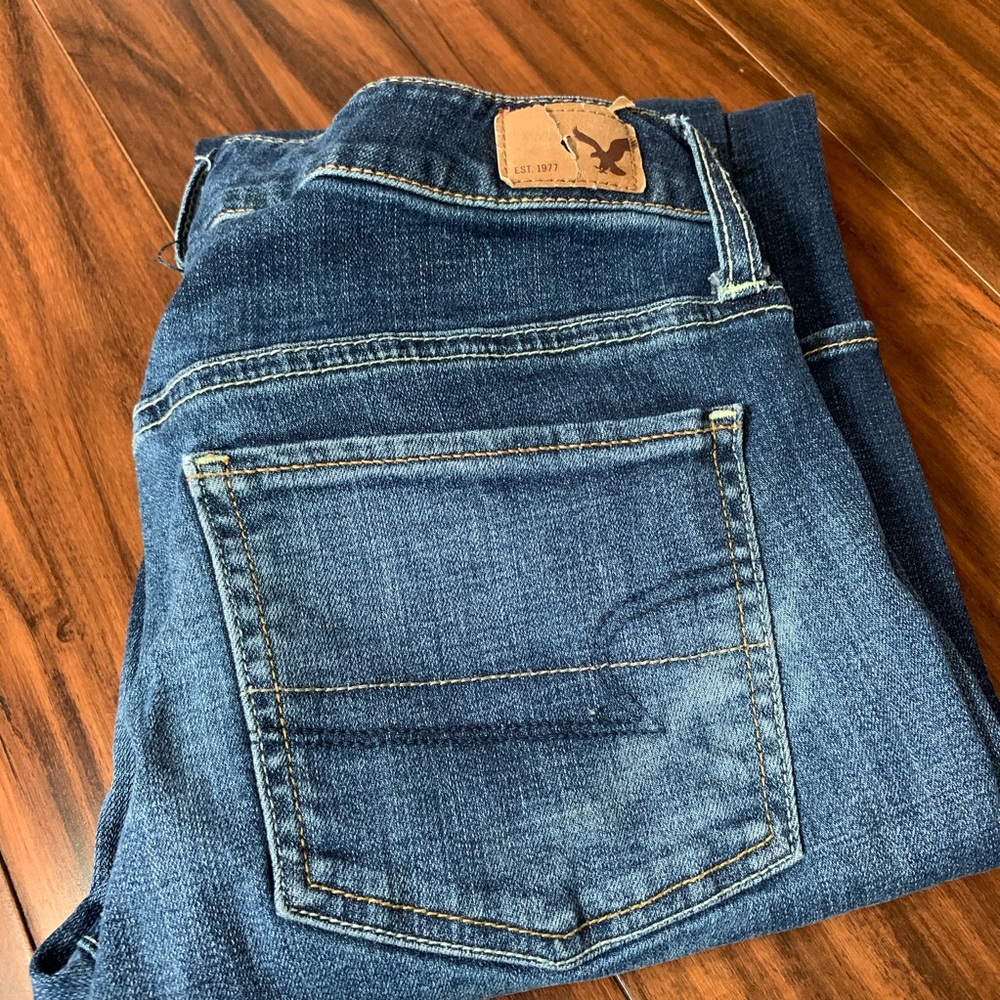 American eagle Straight Super Stretch Mid Rise 4S